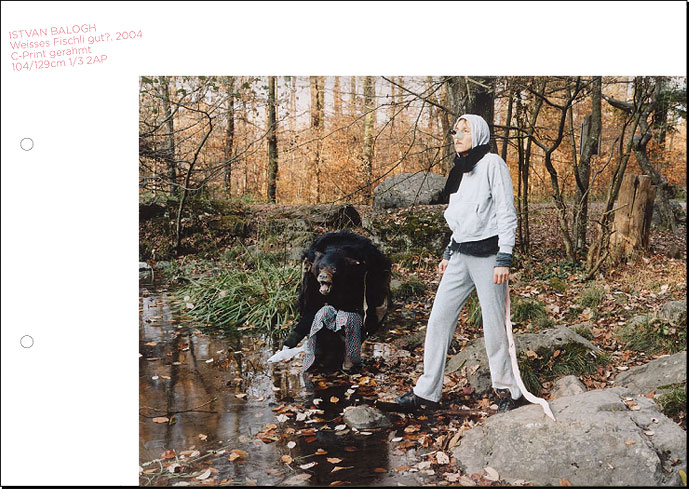 IST DAS FISCHLI WEISS? Klodin Erb und Eliane Rutishauser, Istvan Balogh Weisses Fischli gut?, 2004	 C-Print gerahmt 104/129cm 1/3 2AP